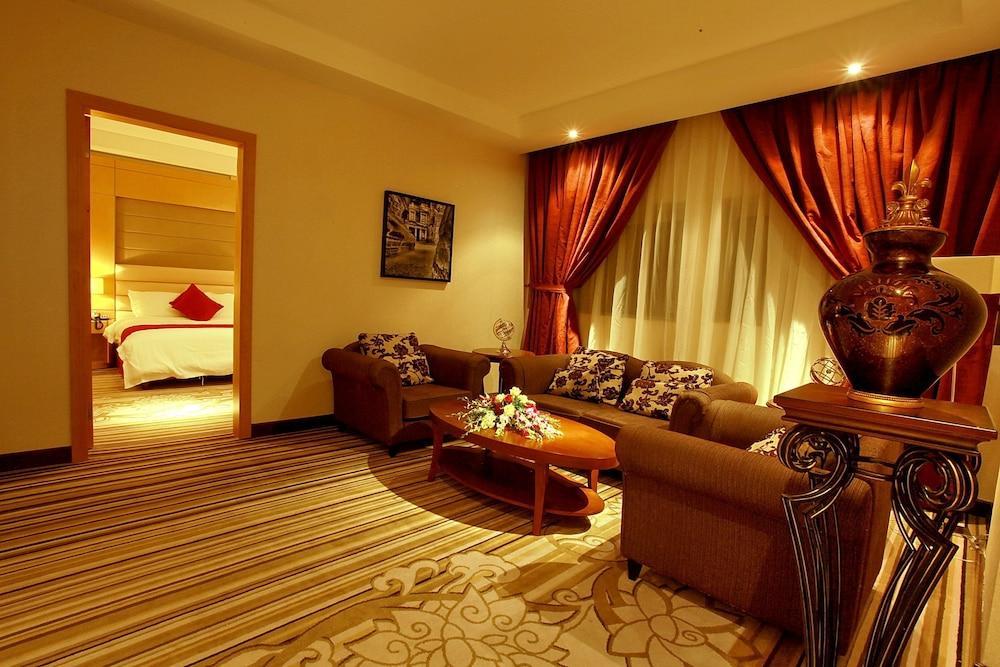 Coral Olaya Riyadh